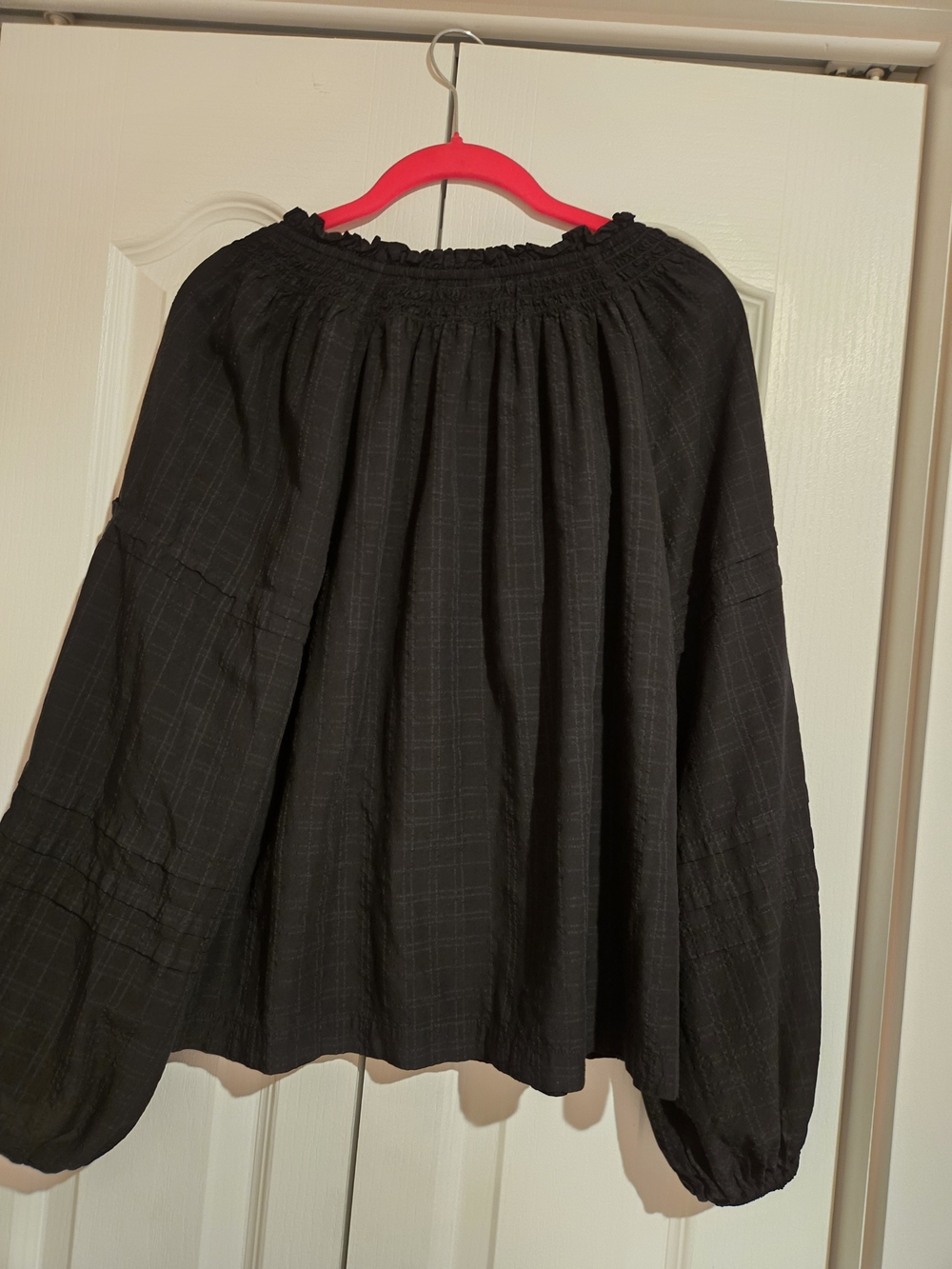 Old Navy Plaid Balloon Sleeve Blouse in Black Size Medium